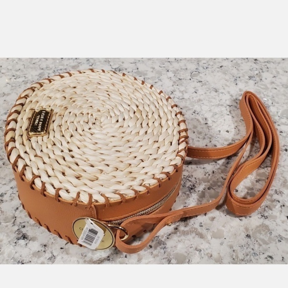 Bath & Body Works Gold Woven Round Crossbody Bag Removable Strap::NWT::